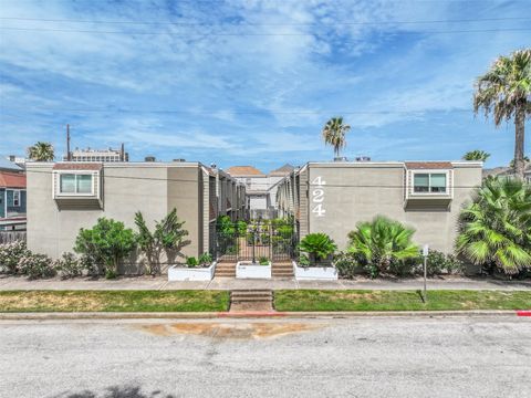 Condo For Sale - 424 15th Street #113<br/> Galveston, TX 77550
