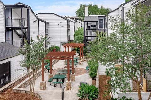 Photo of 4400 Memorial Drive #1-3007, Houston, TX 77007 (MLS # 98767513)