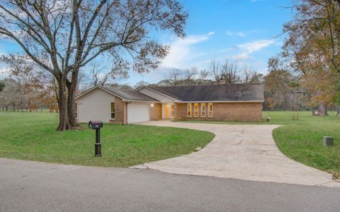Photo of 523 Brandon Road, Conroe, TX 77302 (MLS # 85434040)