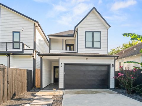 2416 Sumpter Street A Houston TX 77026