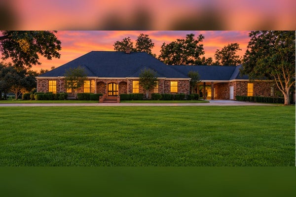 218 BELLA VISTA DR, RICHMOND, TX 77406 - Image d08bb7b61e914d84f9c85d10656cf6a0/745907278