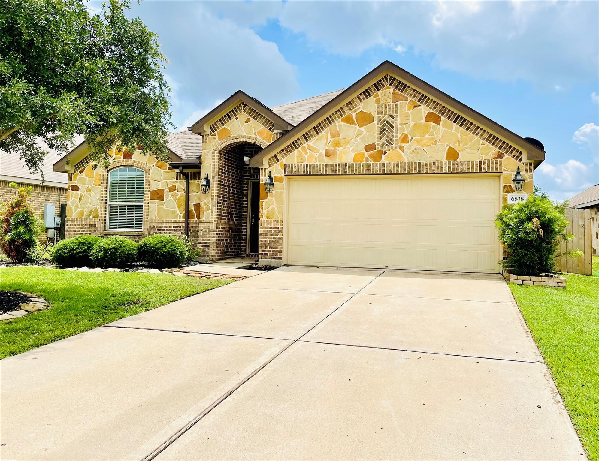 6838 Pear Point Lane