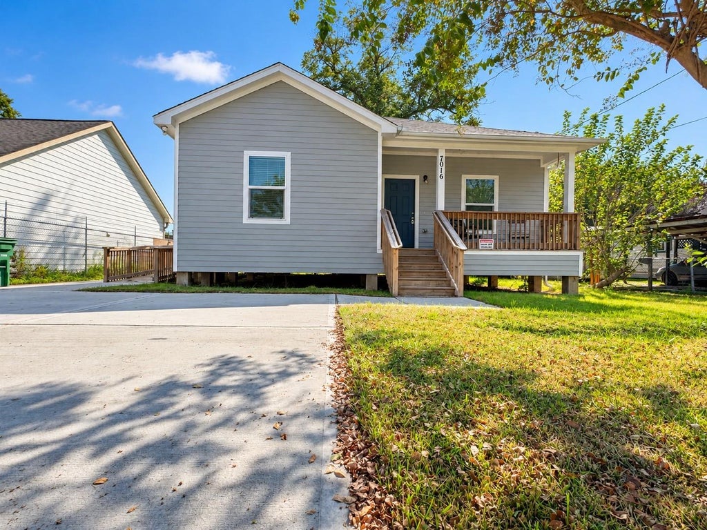 Photo of 7016 Semmes Street, Houston, TX 77093 (MLS # 74804418)