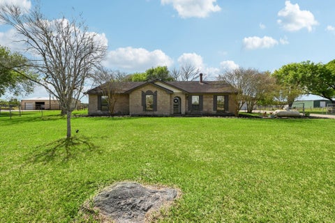 Photo of 13917 Country Side Street, Santa Fe, TX 77517 (MLS # 27760027)