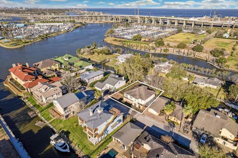 Photo of 5 Harbor Lane, Kemah, TX 77565 (MLS # 11931047)