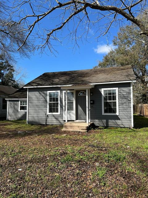 Photo of 509 Lundy Street, El Campo, TX 77437 (MLS # 9288212)