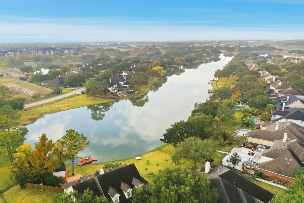 Photo of 510 Crestwater Court, Houston, TX 77082 (MLS # 43262973)