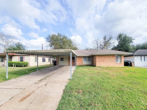 Photo of 10117 Dulcimer Street, Houston, TX 77051 (MLS # 25275638)