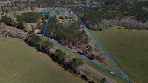 Photo of 4335 Fm 1374 Road, Huntsville, TX 77340 (MLS # 35392212)