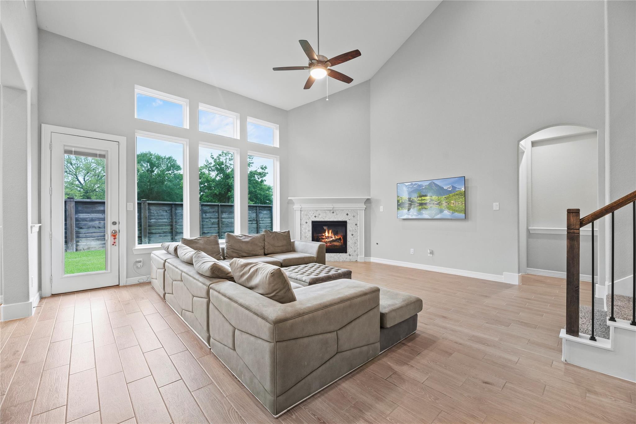 2411 Jitterbug Lane
