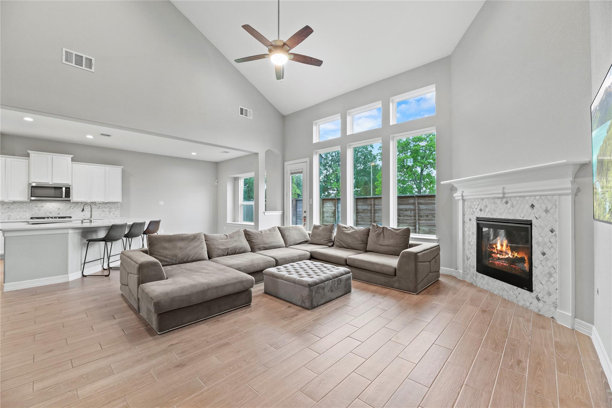 2411 Jitterbug Lane