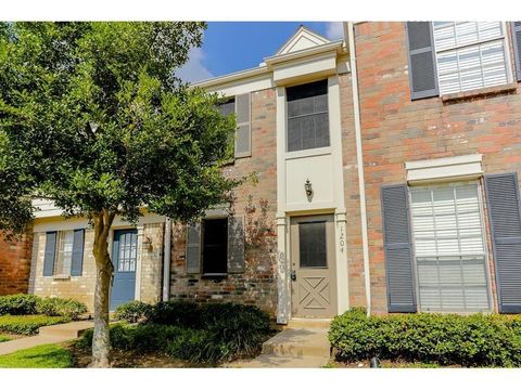 Photo of 2810 Grants Lake Boulevard #1204, Sugar Land, TX 77479 (MLS # 26018594)