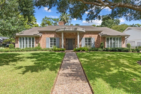 Photo of 10052 Lynbrook Drive, Houston, TX 77042 (MLS # 44368345)