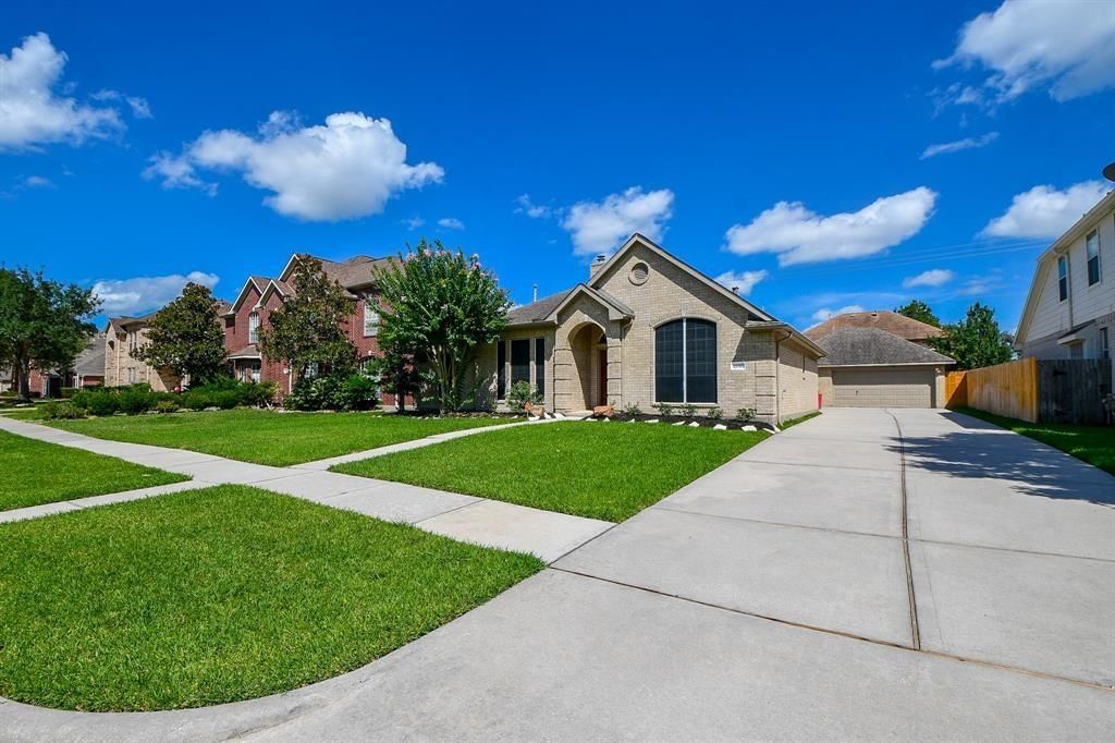 Photo of 10018 Park Meadow Dr, Houston, TX 77089 (MLS # 90506231)