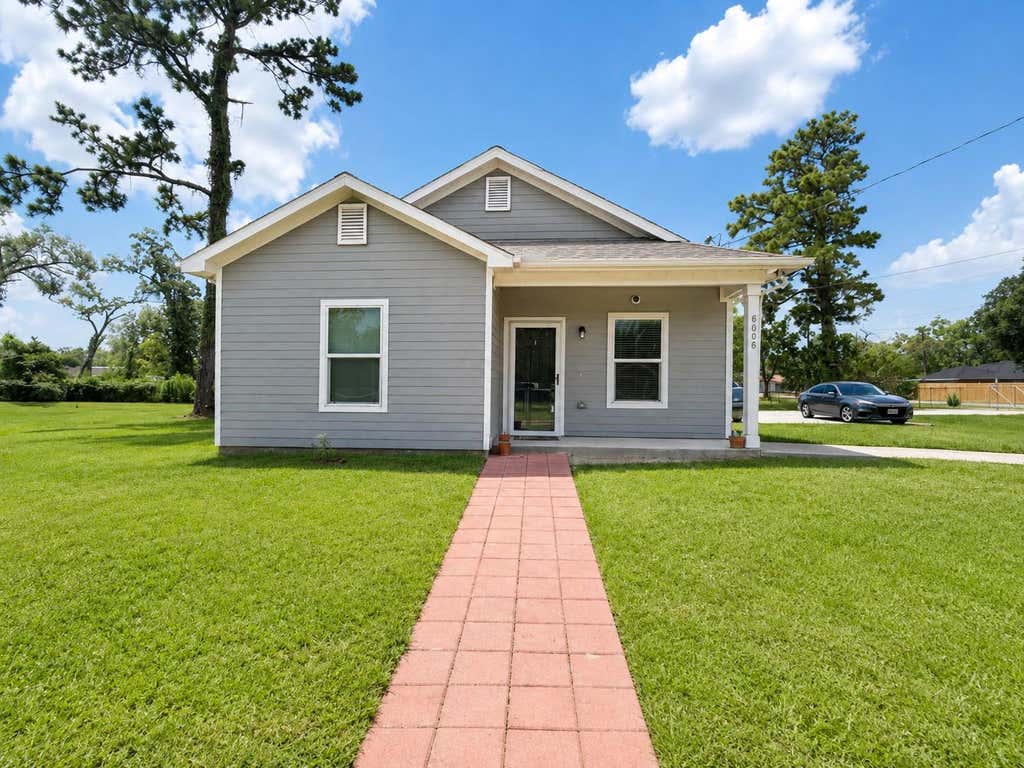 Photo of 6606 E Crosstimbers Street, Houston, TX 77028 (MLS # 46111244)
