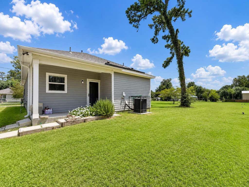 Photo of 6606 E Crosstimbers Street, Houston, TX 77028 (MLS # 46111244)