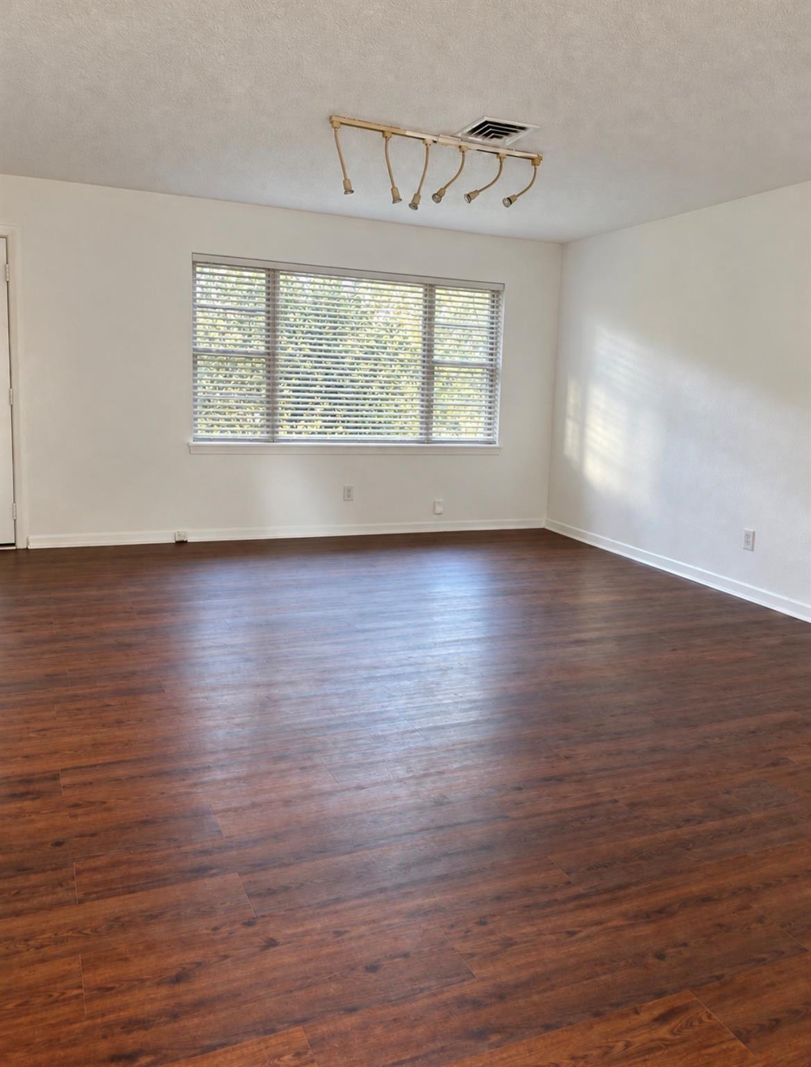 5711 Turtle Creek Road