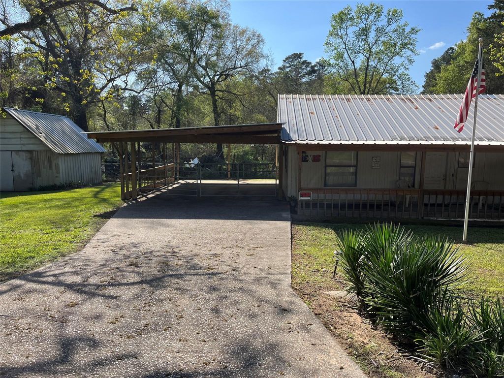 Photo of 19995 Lakeway Lane, Montgomery, TX 77356 (MLS # 65363188)