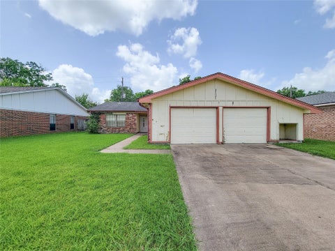 Photo of 8875 Casey Drive, Beaumont, TX 77707 (MLS # 83546121)