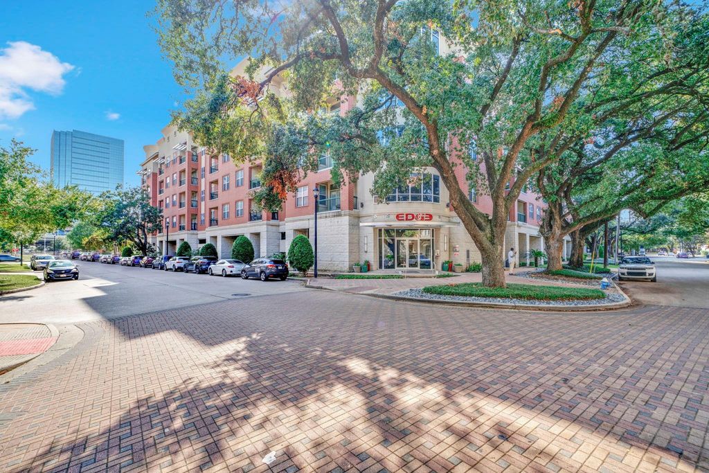 Photo of 300 St Joseph Parkway #307, Houston, TX 77002 (MLS # 80328571)
