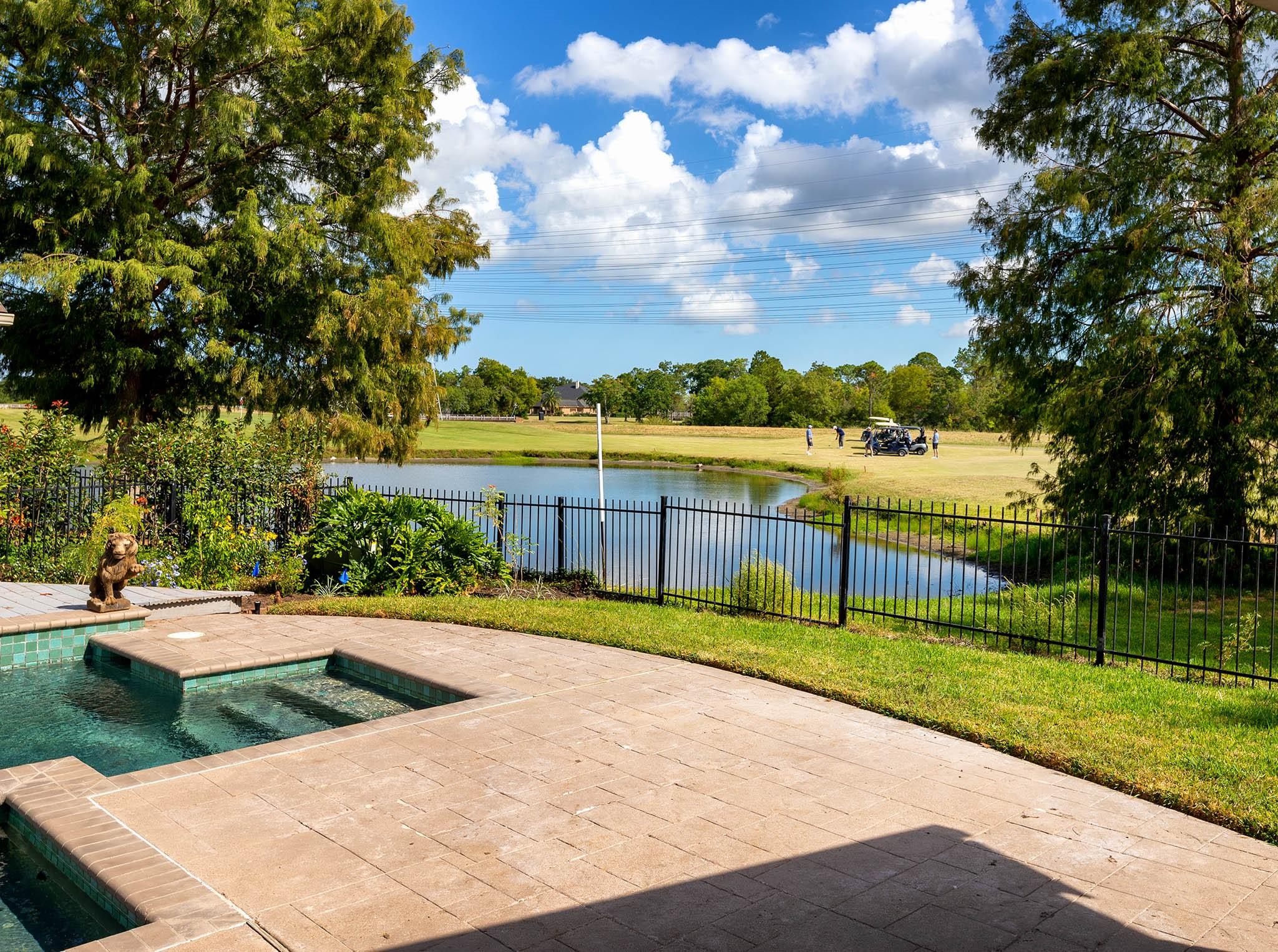2435 Thorndon Park Court