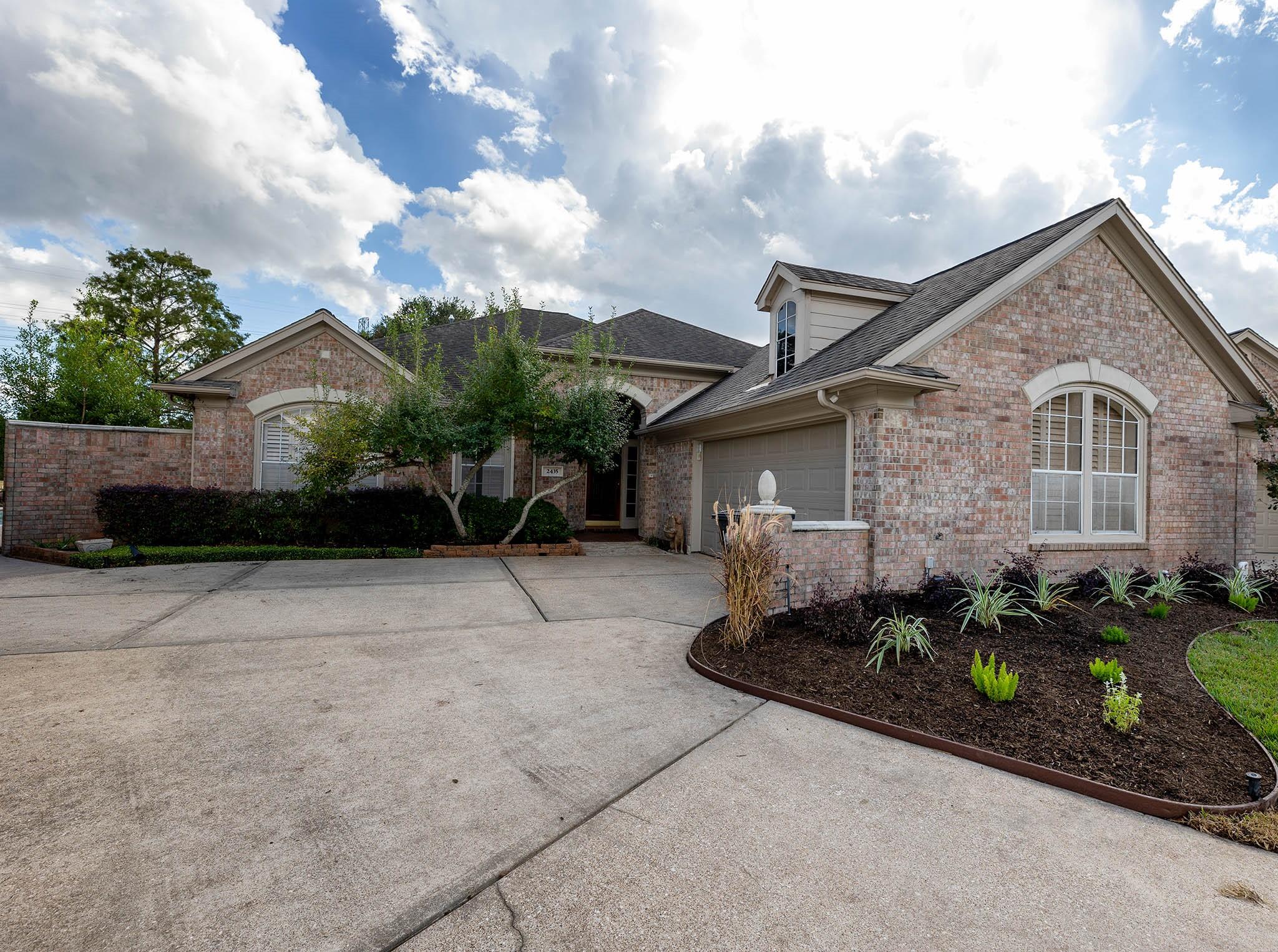 2435 Thorndon Park Court