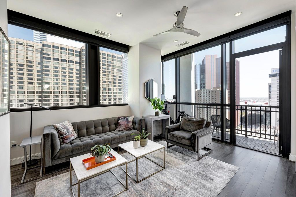 Photo of 1211 Caroline Street #1501, Houston, TX 77002 (MLS # 77495331)