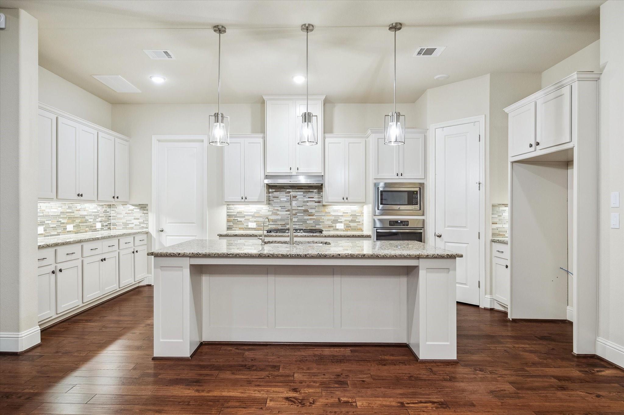 Houston, Texas 77077, United States, 4 Bedrooms Bedrooms, ,4 BathroomsBathrooms,Residential,Active,190954