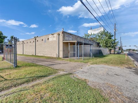 151 West Road Houston TX 77037