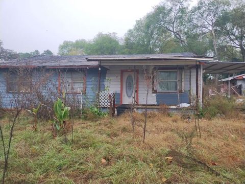 Homes For Sale - 12 County Road 1220<br/> Morris County, Daingerfield, TX 75638