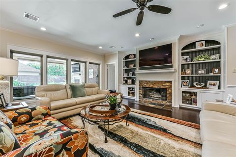Tiny photo for 1719 Fairoaks Street, El Lago, TX 77586 (MLS # 23832021)