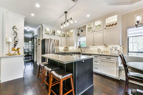 Tiny photo for 1719 Fairoaks Street, El Lago, TX 77586 (MLS # 23832021)