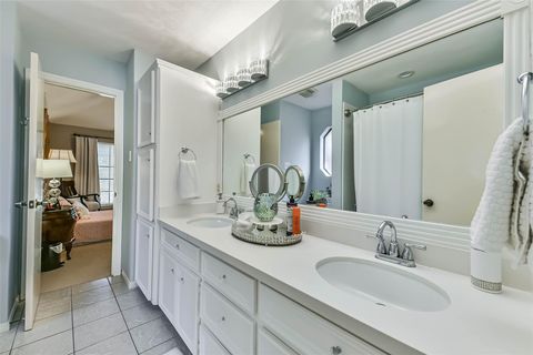Tiny photo for 1719 Fairoaks Street, El Lago, TX 77586 (MLS # 23832021)