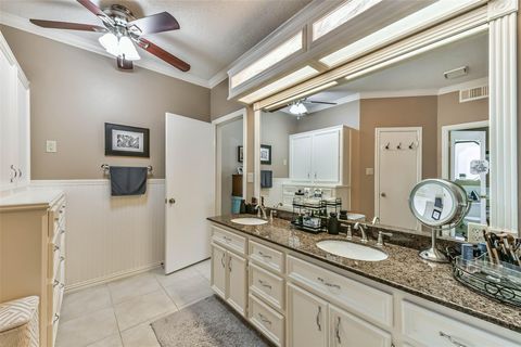 Tiny photo for 1719 Fairoaks Street, El Lago, TX 77586 (MLS # 23832021)