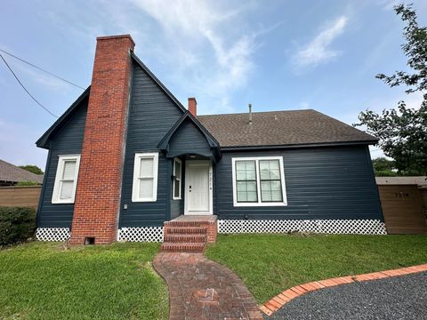 Photo of 721 Lenox Street, Houston, TX 77023 (MLS # 25207956)