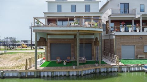 29 Cmdr Runco Lane Taylor Lake Village TX 77586