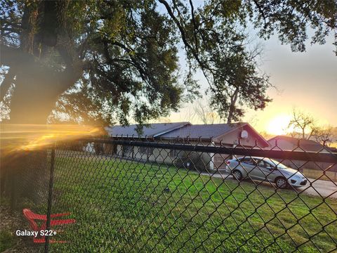 Homes For Sale - 9411 Lomax Street<br/> Houston, TX 77093