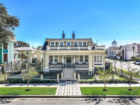 Photo of 1227 Ball, Galveston, TX 77550 (MLS # 76824310)