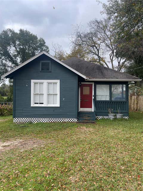Photo of 707 Avenue J, Huntsville, TX 77320 (MLS # 46820973)
