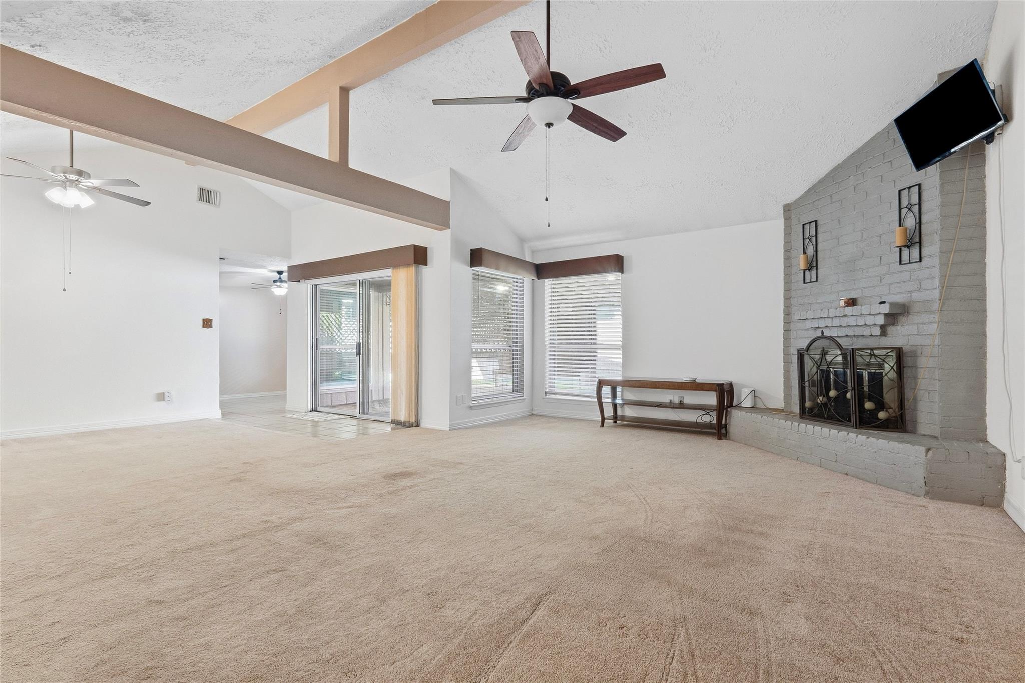 18707 Flax Bourton Close