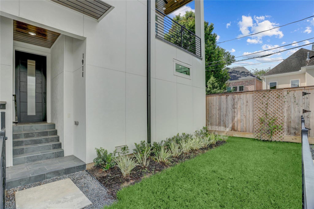 Photo of 1911 Lauderdale Street, Houston, TX 77030 (MLS # 17413234)