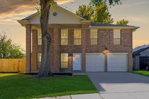 Photo of 2035 Wildwood Ridge Dr Dr, Missouri City, TX 77489 (MLS # 33730609)