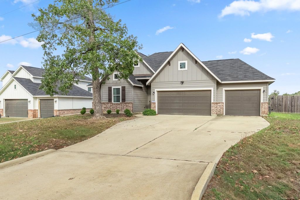 Photo of 38466 Park View Drive, Hempstead, TX 77445 (MLS # 22626369)