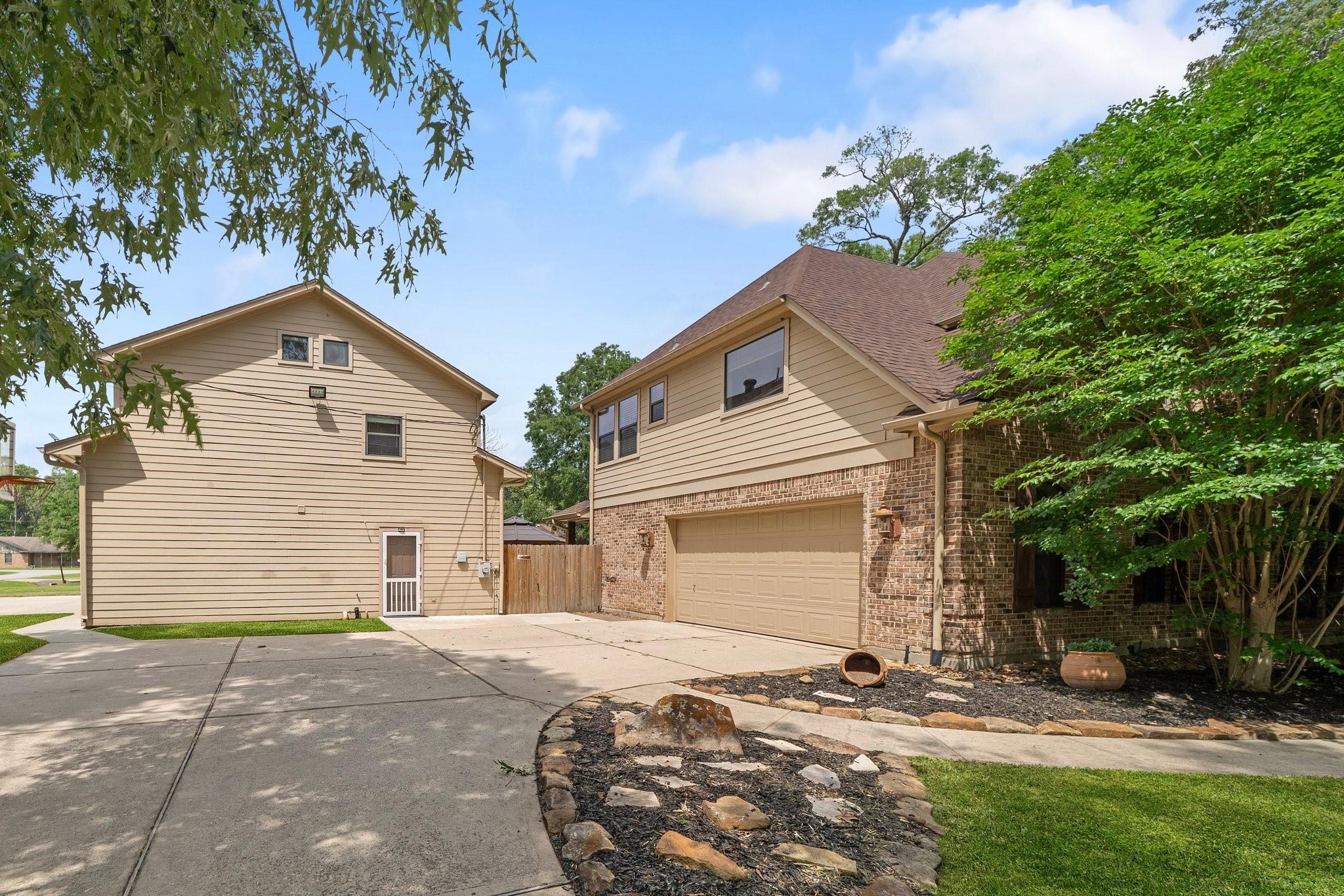 23547 Ivy Ridge Drive