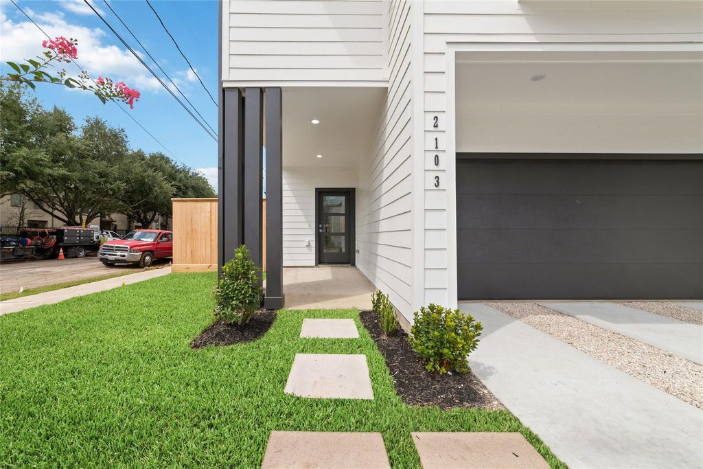 Photo of 2107 Holman Street, Houston, TX 77004 (MLS # 51649324)