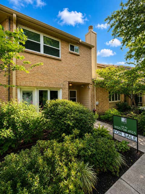 Townhouse For Sale - 12625 Memorial Drive #98<br/> Houston, TX 77024