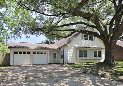 Photo of 9634 Bundy, Houston, TX 77080 (MLS # 29271087)