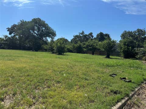 Photo of 5900 Dallas Avenue, Fort Worth, TX 76112 (MLS # 37889604)
