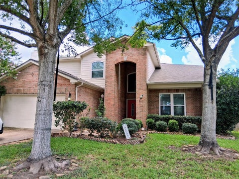 Photo of 10015 Dawn Brook Drive, Pearland, TX 77584 (MLS # 57837288)