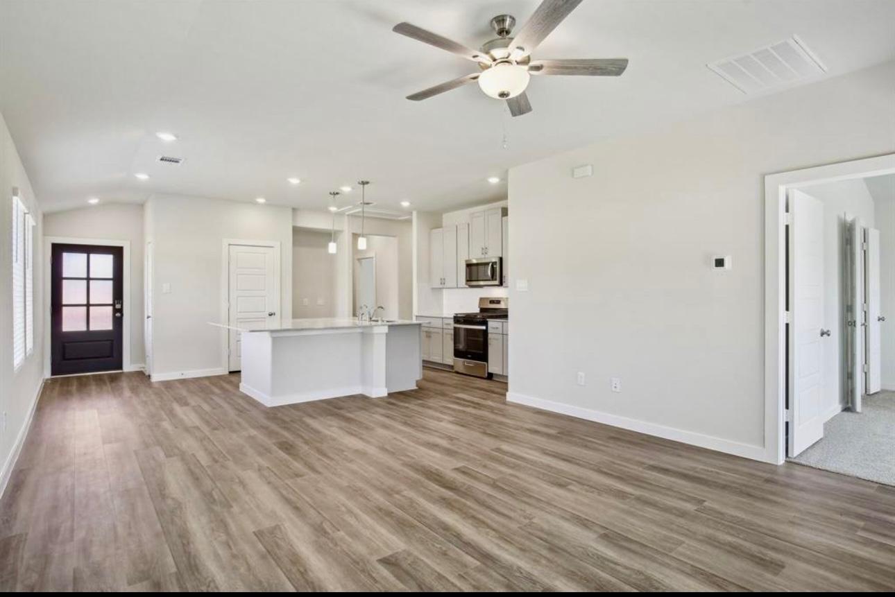 1753 Cayden Oak